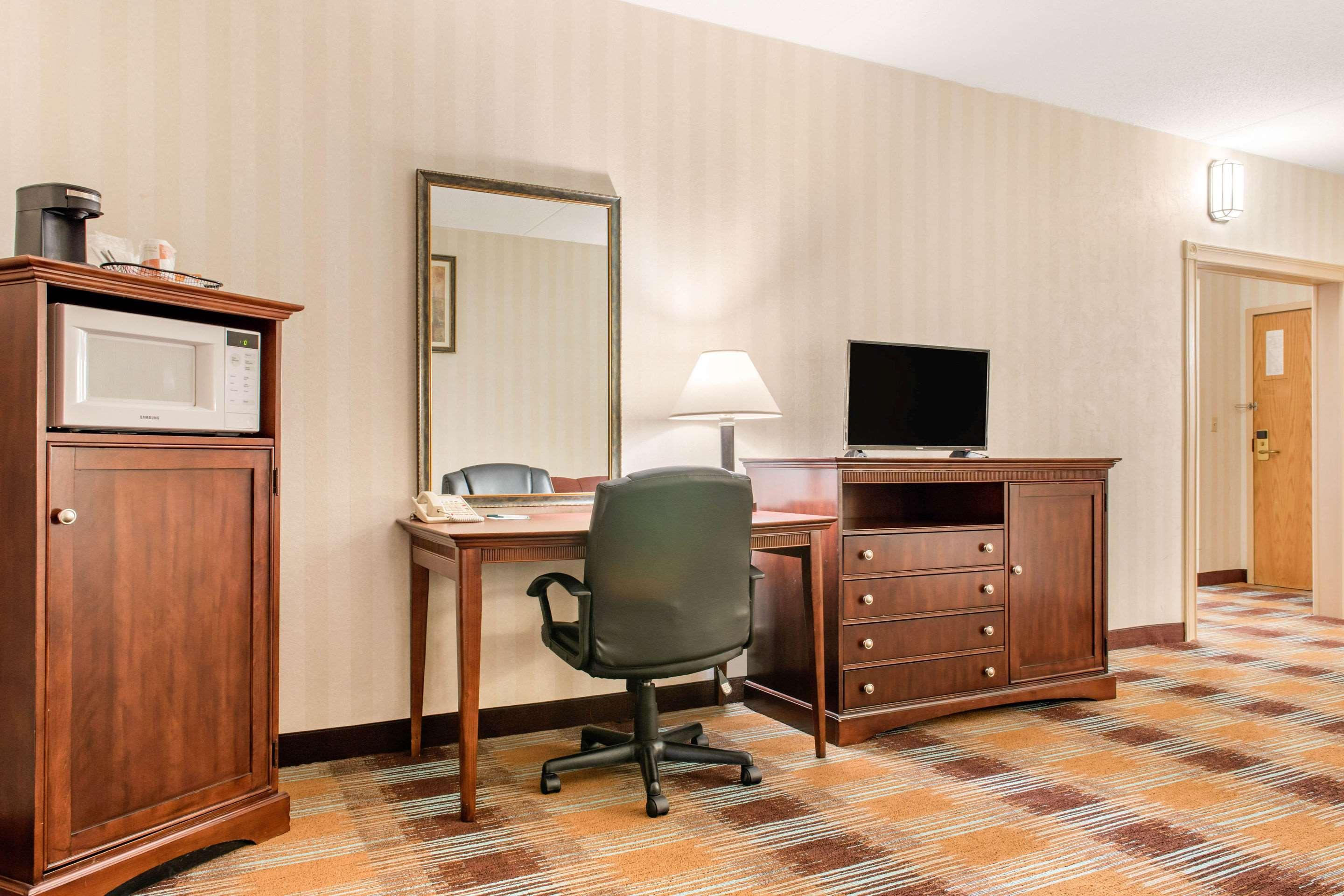 Quality Inn & Suites Miamisburg - Dayton South Εξωτερικό φωτογραφία