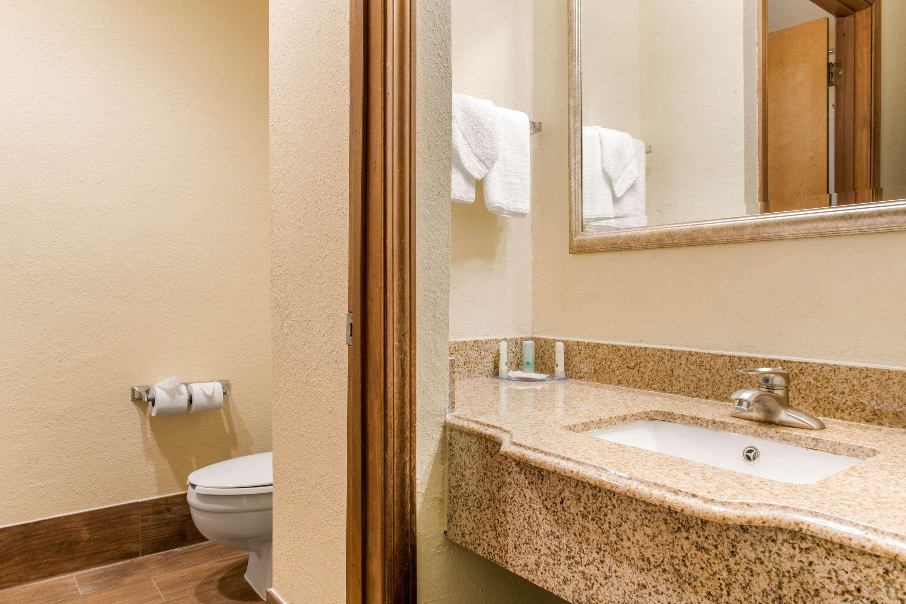 Quality Inn & Suites Miamisburg - Dayton South Εξωτερικό φωτογραφία