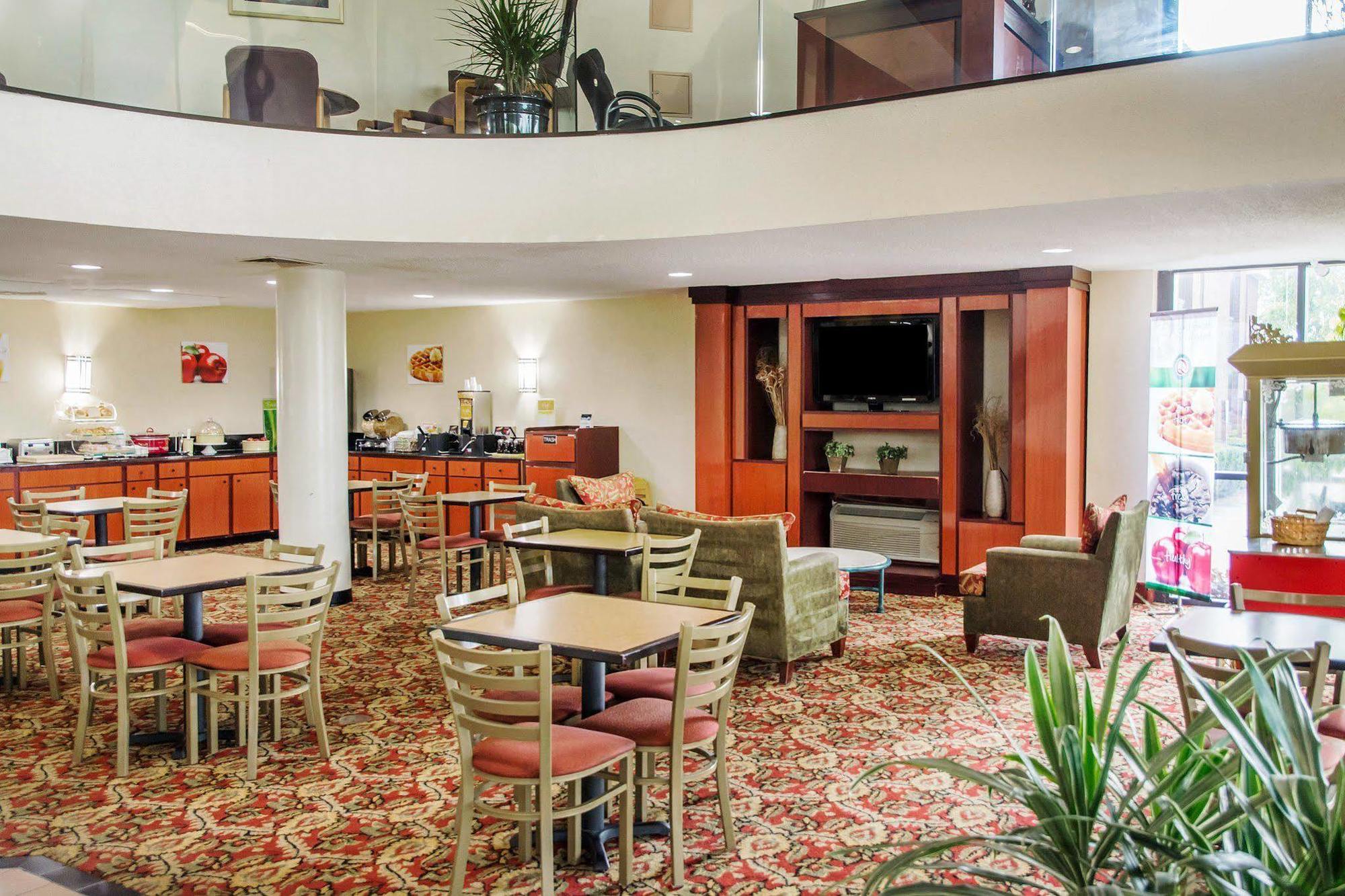 Quality Inn & Suites Miamisburg - Dayton South Εξωτερικό φωτογραφία