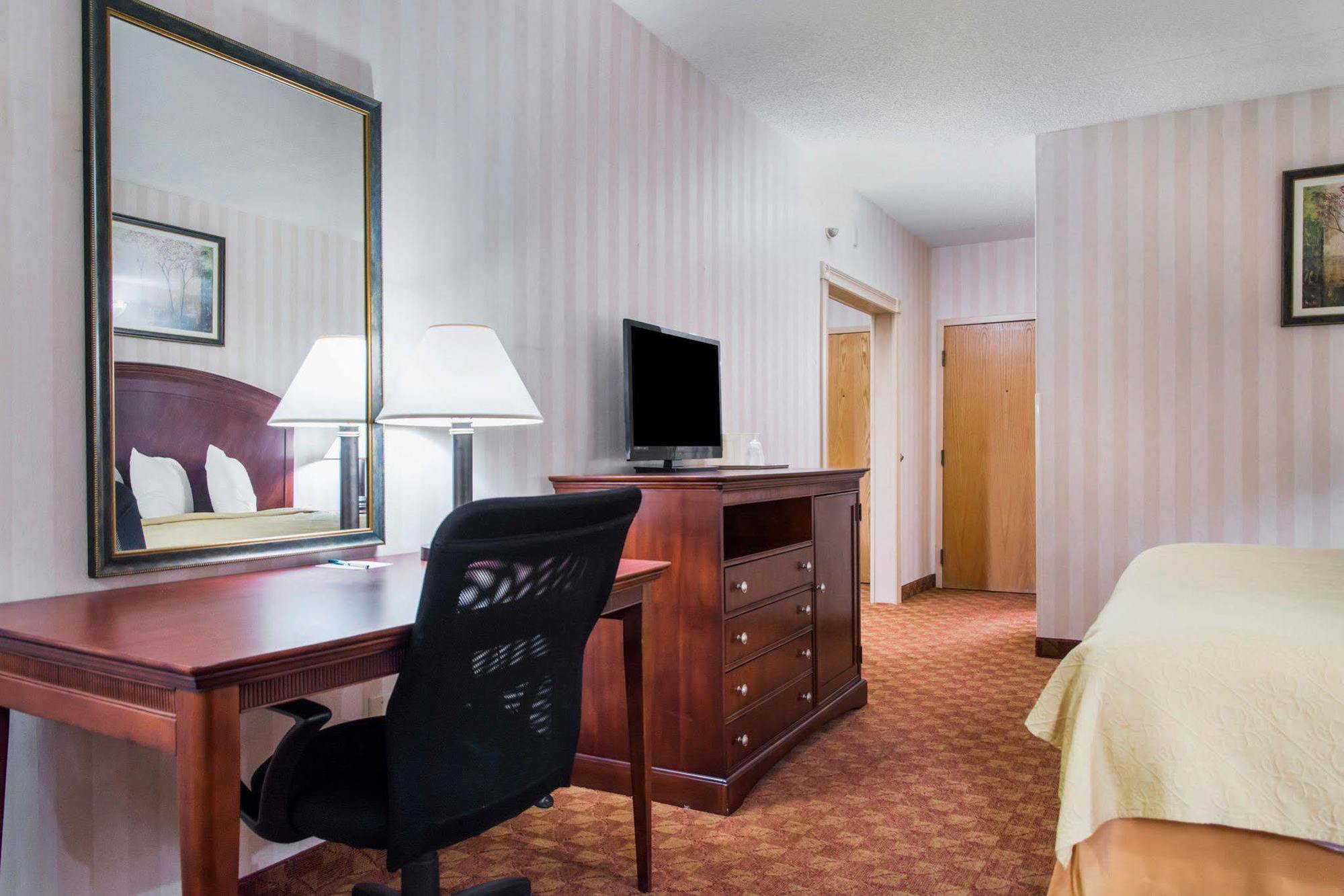 Quality Inn & Suites Miamisburg - Dayton South Εξωτερικό φωτογραφία